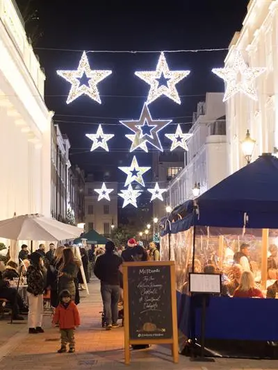 Star Christmas lights on Motcomb Street