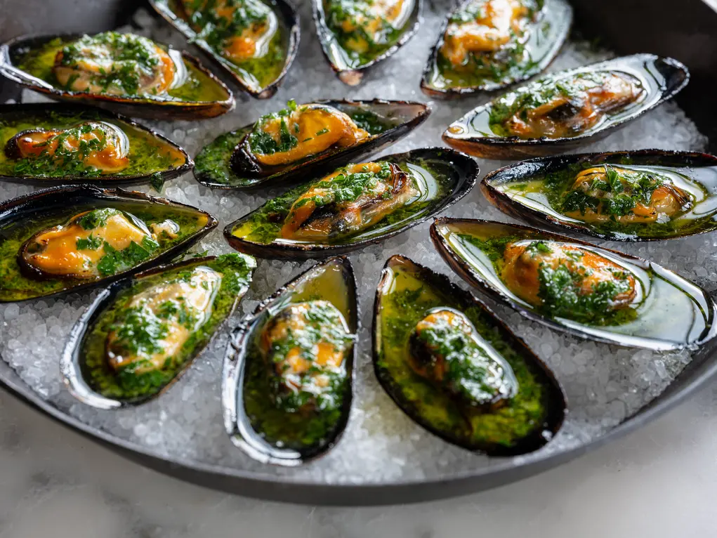 Moules in garlic butter