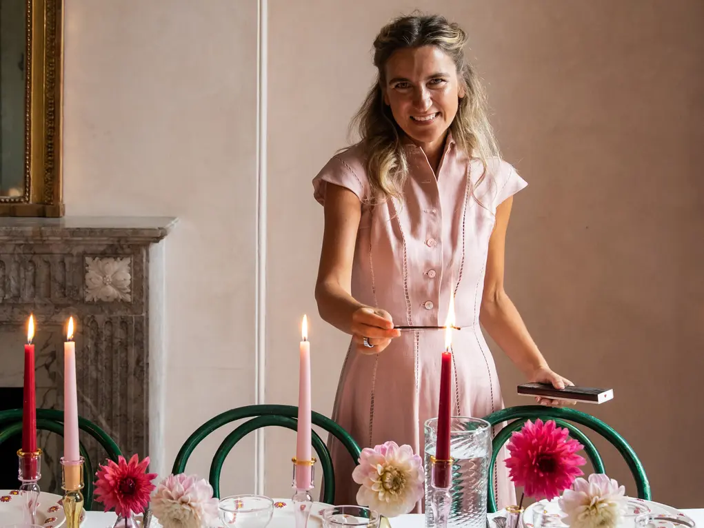 skye setting table