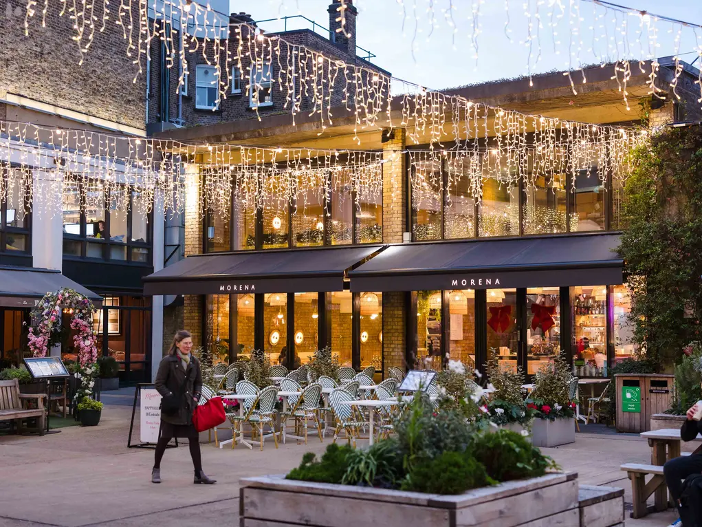 Christmas lights in Eccleston Yards 